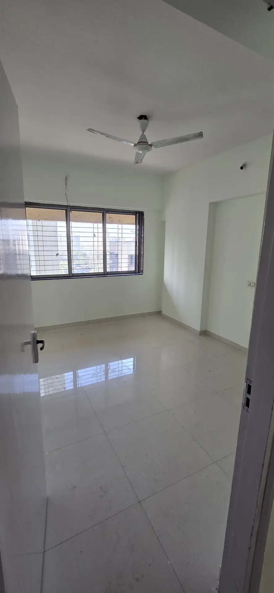 3 BHK Flat for Rent in Shah Arcade III Malad east, Malad East
